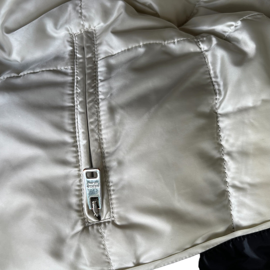 PRADA NYLON PUFFER JACKET (S)