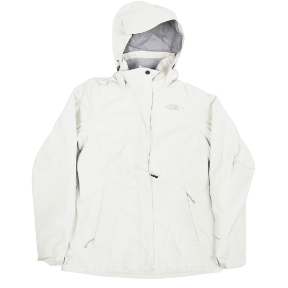 90er Sportbekleidung 2000er Style Trackpants-Trends Retro-Trikots Trackjackets im Vintage-Stil Winterjacken mit Retro-Vibe Trendige Hosen Jogginghosen von bekannten Marken wie Nike, Arc'teryx, Adidas Polo Ralph Lauren Designer Sportmode Carlo Coulliuci Sp
