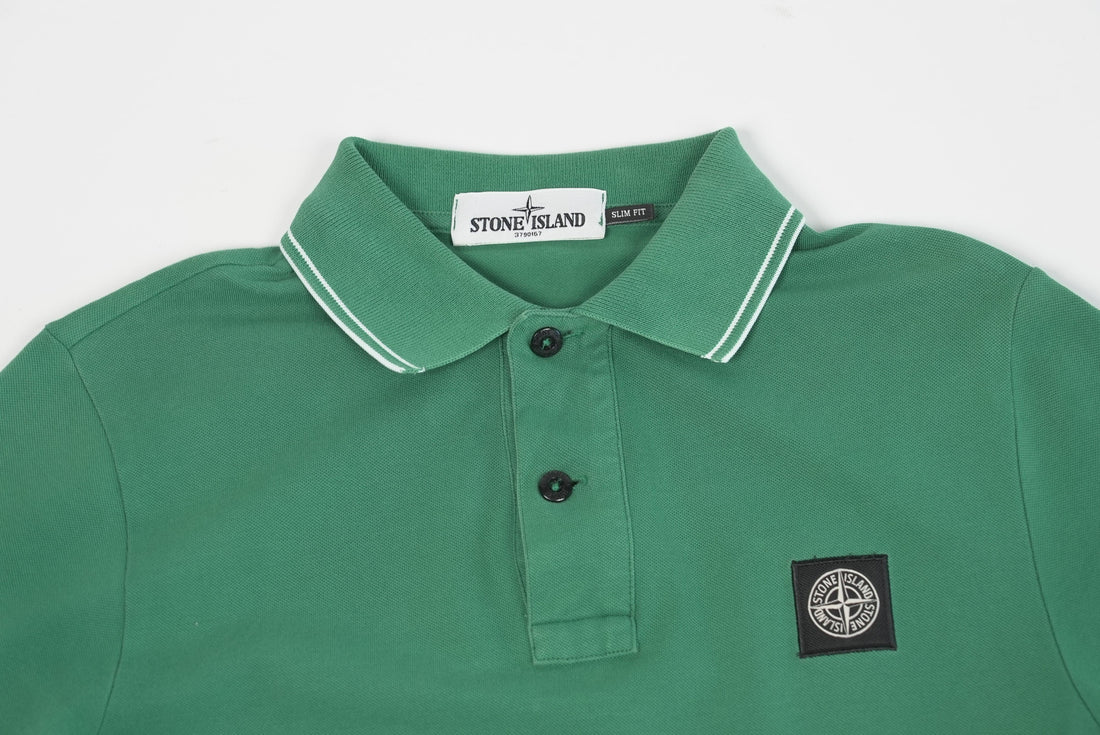 90er Sportbekleidung 2000er Style Trackpants-Trends Retro-Trikots Trackjackets im Vintage-Stil Winterjacken mit Retro-Vibe Trendige Hosen Jogginghosen von bekannten Marken wie Nike, Arc'teryx, Adidas Polo Ralph Lauren Designer Sportmode Carlo Coulliuci Sp