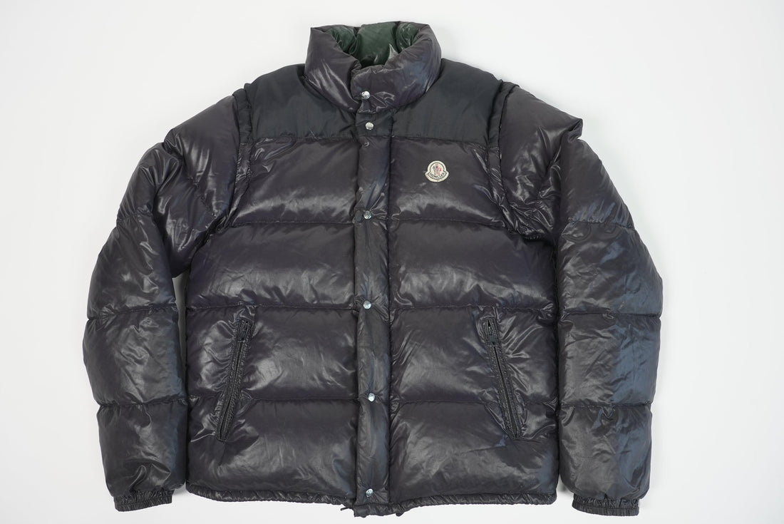 90er Sportbekleidung 2000er Style Trackpants-Trends Retro-Trikots Trackjackets im Vintage-Stil Winterjacken mit Retro-Vibe Trendige Hosen Jogginghosen von bekannten Marken wie Nike, Arc'teryx, Adidas Polo Ralph Lauren Designer Sportmode Carlo Coulliuci Sp