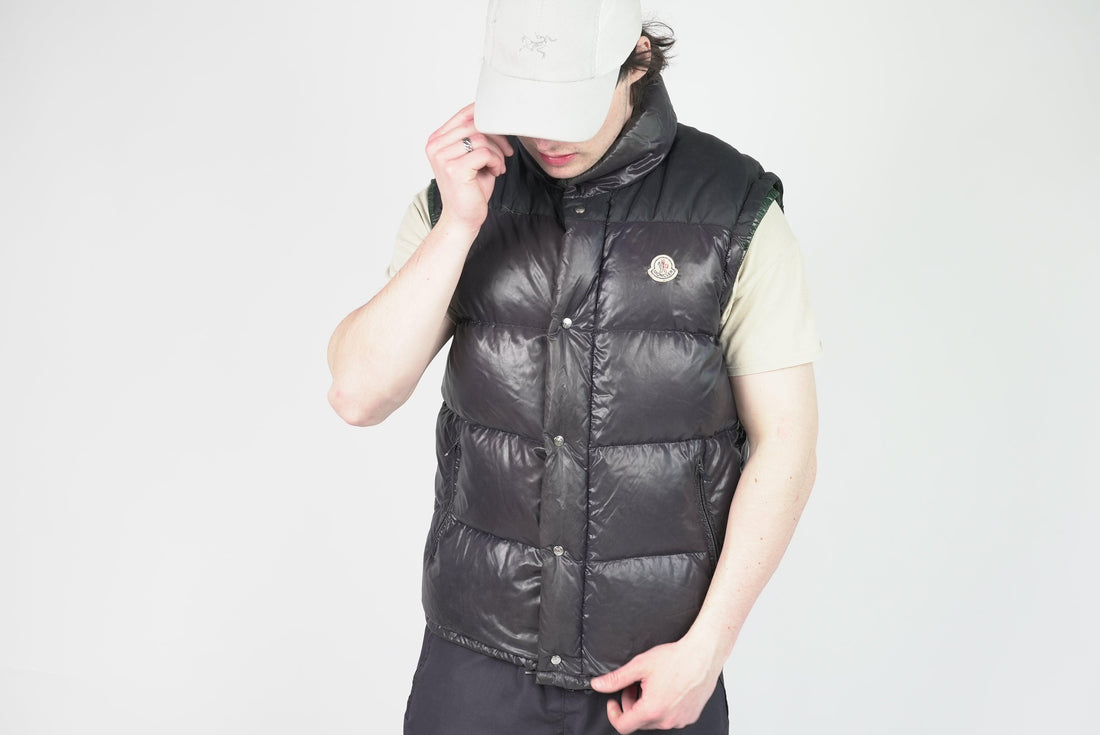 90er Sportbekleidung 2000er Style Trackpants-Trends Retro-Trikots Trackjackets im Vintage-Stil Winterjacken mit Retro-Vibe Trendige Hosen Jogginghosen von bekannten Marken wie Nike, Arc'teryx, Adidas Polo Ralph Lauren Designer Sportmode Carlo Coulliuci Sp