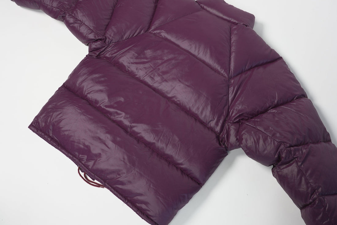 90er Sportbekleidung 2000er Style Trackpants-Trends Retro-Trikots Trackjackets im Vintage-Stil Winterjacken mit Retro-Vibe Trendige Hosen Jogginghosen von bekannten Marken wie Nike, Arc'teryx, Adidas Polo Ralph Lauren Designer Sportmode Carlo Coulliuci Sp
