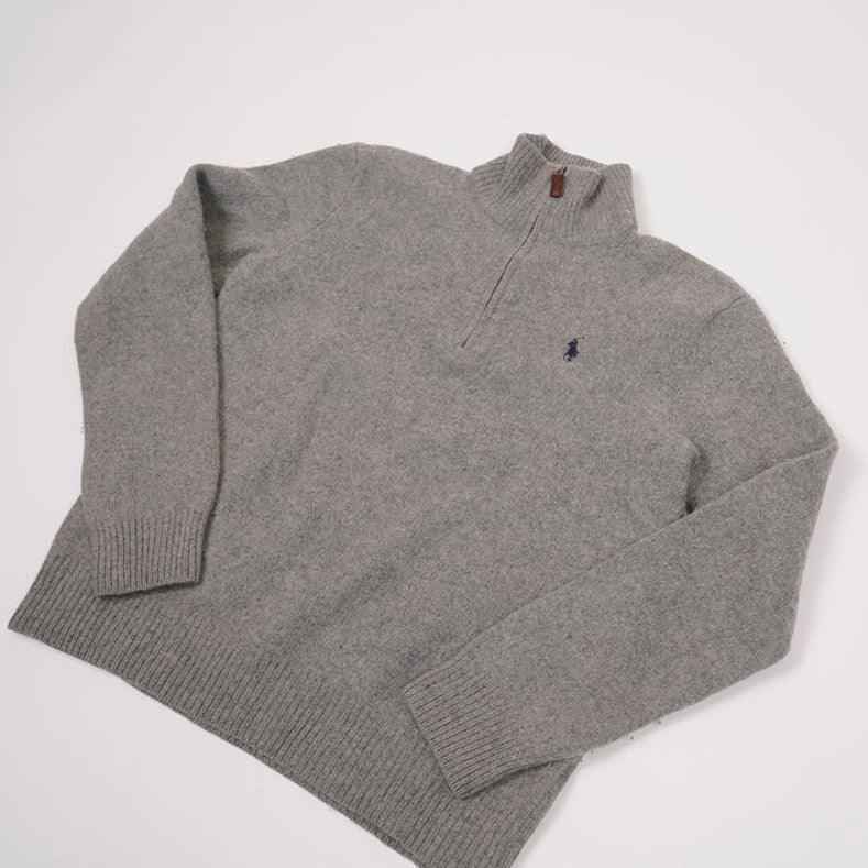 90er Sportbekleidung 2000er Style Trackpants-Trends Retro-Trikots Trackjackets im Vintage-Stil Winterjacken mit Retro-Vibe Trendige Hosen Jogginghosen von bekannten Marken wie Nike, Arc'teryx, Adidas Polo Ralph Lauren Designer Sportmode Carlo Coulliuci Sp