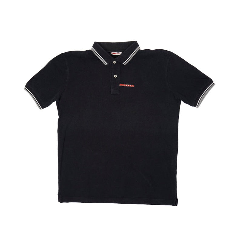 90er Sportbekleidung 2000er Style Trackpants-Trends Retro-Trikots Trackjackets im Vintage-Stil Winterjacken mit Retro-Vibe Trendige Hosen Jogginghosen von bekannten Marken wie Nike, Arc'teryx, Adidas Polo Ralph Lauren Designer Sportmode Carlo Coulliuci Sp