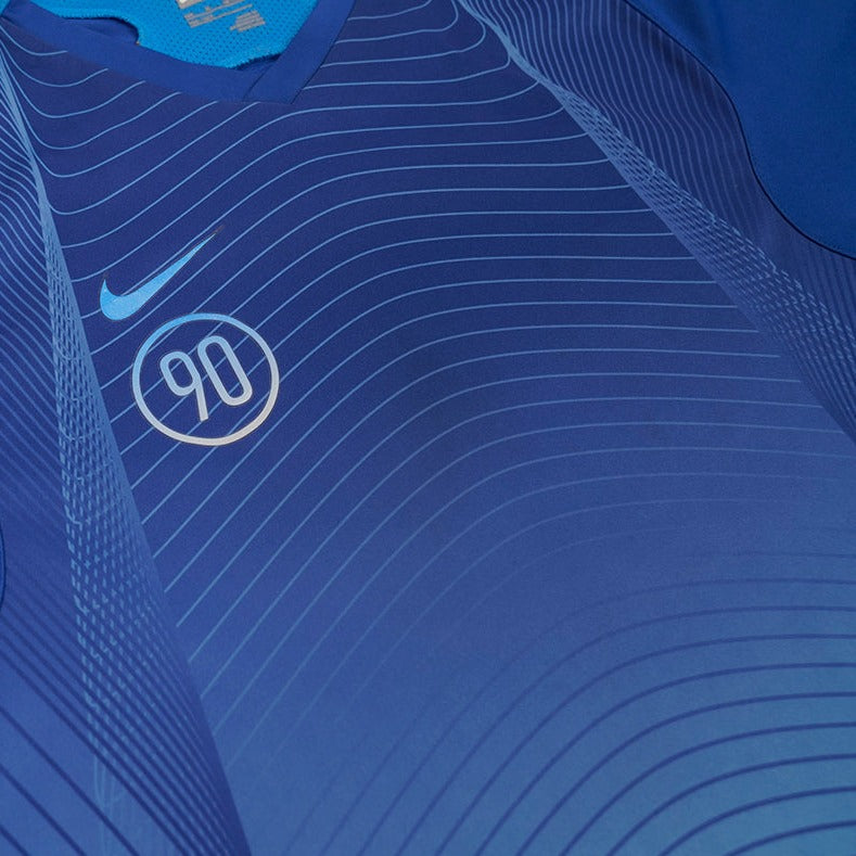 90er Sportbekleidung 2000er Style Trackpants-Trends Retro-Trikots Trackjackets im Vintage-Stil Winterjacken mit Retro-Vibe Trendige Hosen Jogginghosen von bekannten Marken wie Nike, Arc'teryx, Adidas Polo Ralph Lauren Designer Sportmode Carlo Coulliuci Sp