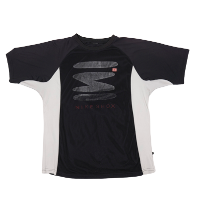 90er Sportbekleidung 2000er Style Trackpants-Trends Retro-Trikots Trackjackets im Vintage-Stil Winterjacken mit Retro-Vibe Trendige Hosen Jogginghosen von bekannten Marken wie Nike, Arc'teryx, Adidas Polo Ralph Lauren Designer Sportmode Carlo Coulliuci Sp