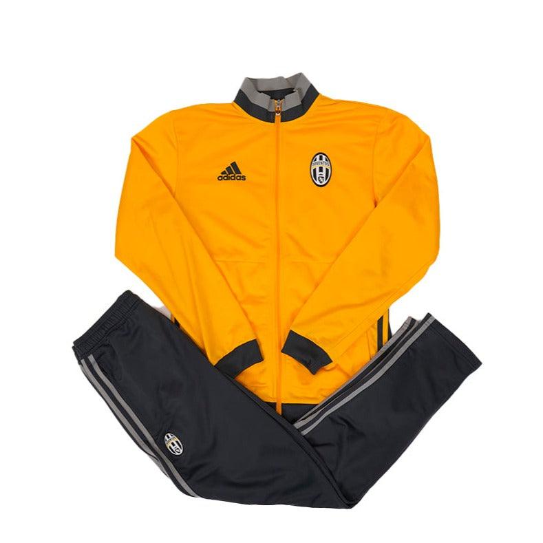 90er Sportbekleidung 2000er Style Trackpants-Trends Retro-Trikots Trackjackets im Vintage-Stil Winterjacken mit Retro-Vibe Trendige Hosen Jogginghosen von bekannten Marken wie Nike, Arc'teryx, Adidas Polo Ralph Lauren Designer Sportmode Carlo Coulliuci Sp