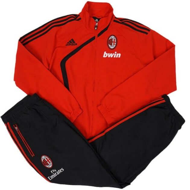 90er Sportbekleidung 2000er Style Trackpants-Trends Retro-Trikots Trackjackets im Vintage-Stil Winterjacken mit Retro-Vibe Trendige Hosen Jogginghosen von bekannten Marken wie Nike, Arc'teryx, Adidas Polo Ralph Lauren Designer Sportmode Carlo Coulliuci Sp