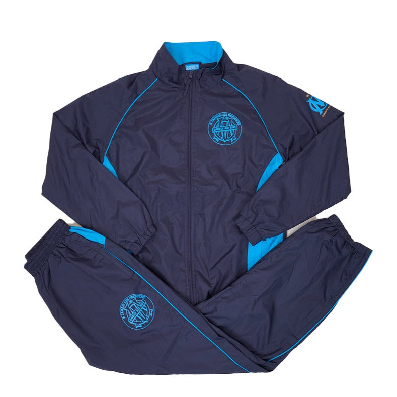 90er Sportbekleidung 2000er Style Trackpants-Trends Retro-Trikots Trackjackets im Vintage-Stil Winterjacken mit Retro-Vibe Trendige Hosen Jogginghosen von bekannten Marken wie Nike, Arc'teryx, Adidas Polo Ralph Lauren Designer Sportmode Carlo Coulliuci Sp