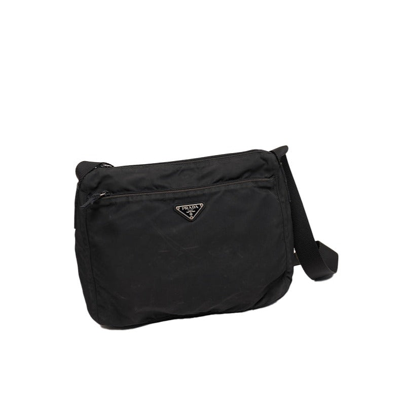 90er Sportbekleidung 2000er Style Trackpants-Trends Retro-Trikots Trackjackets im Vintage-Stil Winterjacken mit Retro-Vibe Trendige Hosen Jogginghosen von bekannten Marken wie Nike, Arc'teryx, Adidas Polo Ralph Lauren Designer Sportmode Carlo Coulliuci Sp