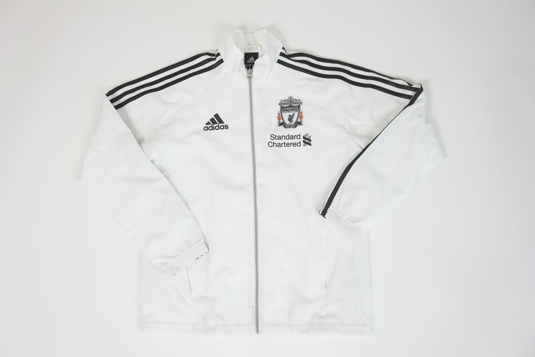 90er Sportbekleidung 2000er Style Trackpants-Trends Retro-Trikots Trackjackets im Vintage-Stil Winterjacken mit Retro-Vibe Trendige Hosen Jogginghosen von bekannten Marken wie Nike, Arc'teryx, Adidas Polo Ralph Lauren Designer Sportmode Carlo Coulliuci Sp