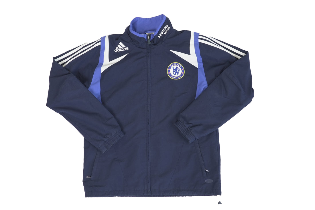 90er Sportbekleidung 2000er Style Trackpants-Trends Retro-Trikots Trackjackets im Vintage-Stil Winterjacken mit Retro-Vibe Trendige Hosen Jogginghosen von bekannten Marken wie Nike, Arc'teryx, Adidas Polo Ralph Lauren Designer Sportmode Carlo Coulliuci Sp