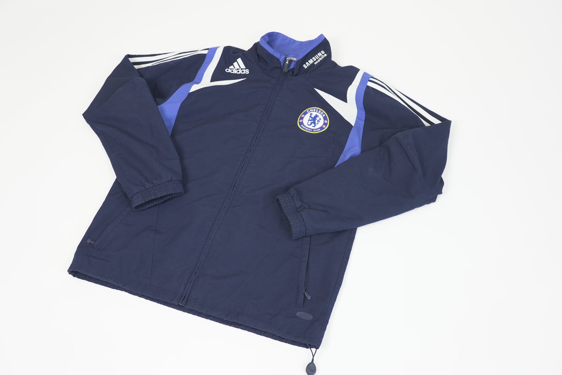 90er Sportbekleidung 2000er Style Trackpants-Trends Retro-Trikots Trackjackets im Vintage-Stil Winterjacken mit Retro-Vibe Trendige Hosen Jogginghosen von bekannten Marken wie Nike, Arc'teryx, Adidas Polo Ralph Lauren Designer Sportmode Carlo Coulliuci Sp