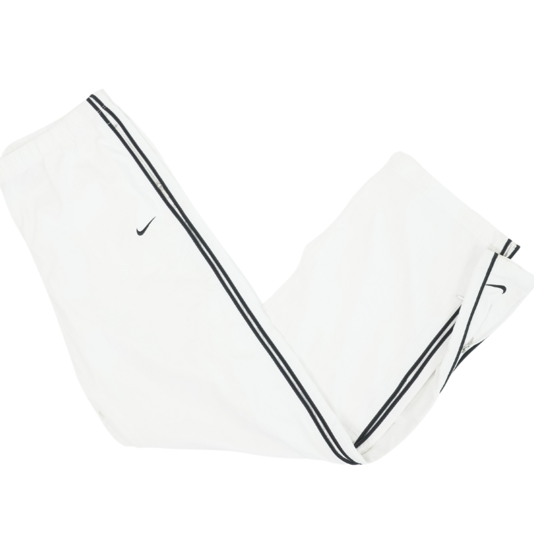 90er Sportbekleidung 2000er Style Trackpants-Trends Retro-Trikots Trackjackets im Vintage-Stil Winterjacken mit Retro-Vibe Trendige Hosen Jogginghosen von bekannten Marken wie Nike, Arc'teryx, Adidas Polo Ralph Lauren Designer Sportmode Carlo Coulliuci Sp